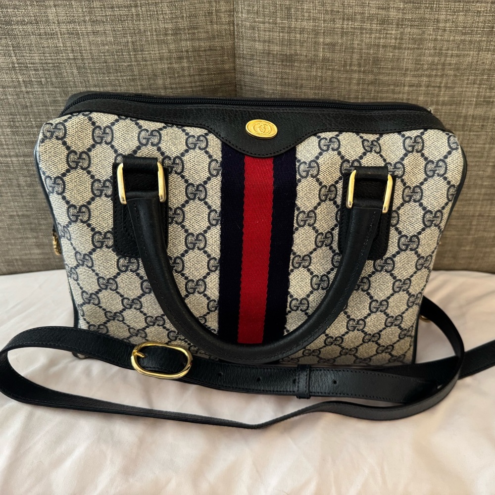 Gucci Blue and Red Crossbody Bag with Signature Style - Picture 13 of 16